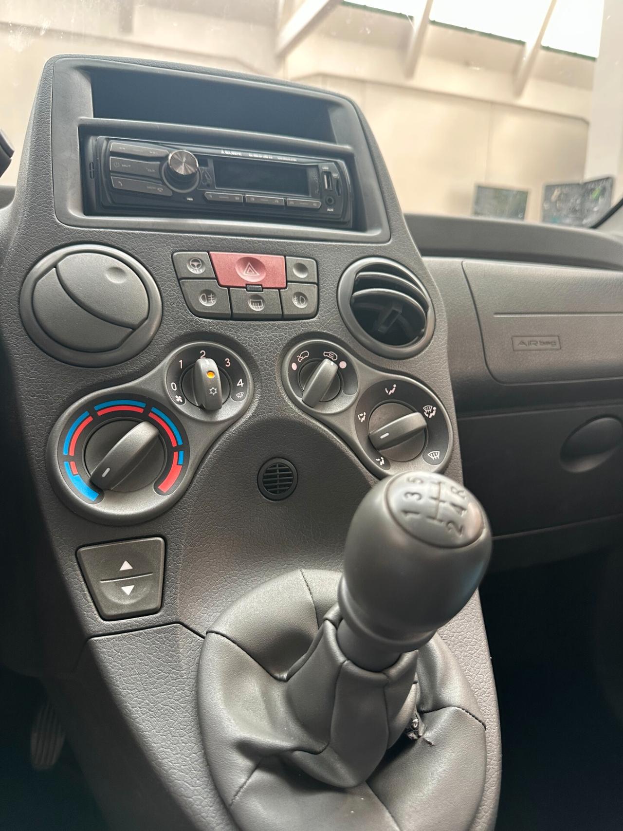 Fiat Panda 1.2 Benz, Euro 5, uni propriet, si neopatenta