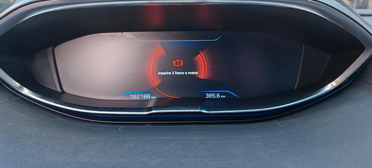 Peugeot 3008 BlueHDi incidentata/sinistrata