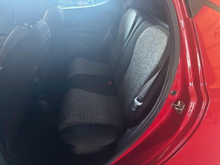 Lancia Ypsilon 1.0 5 porte Hybrid 50.000KM NEOPATENTATI
