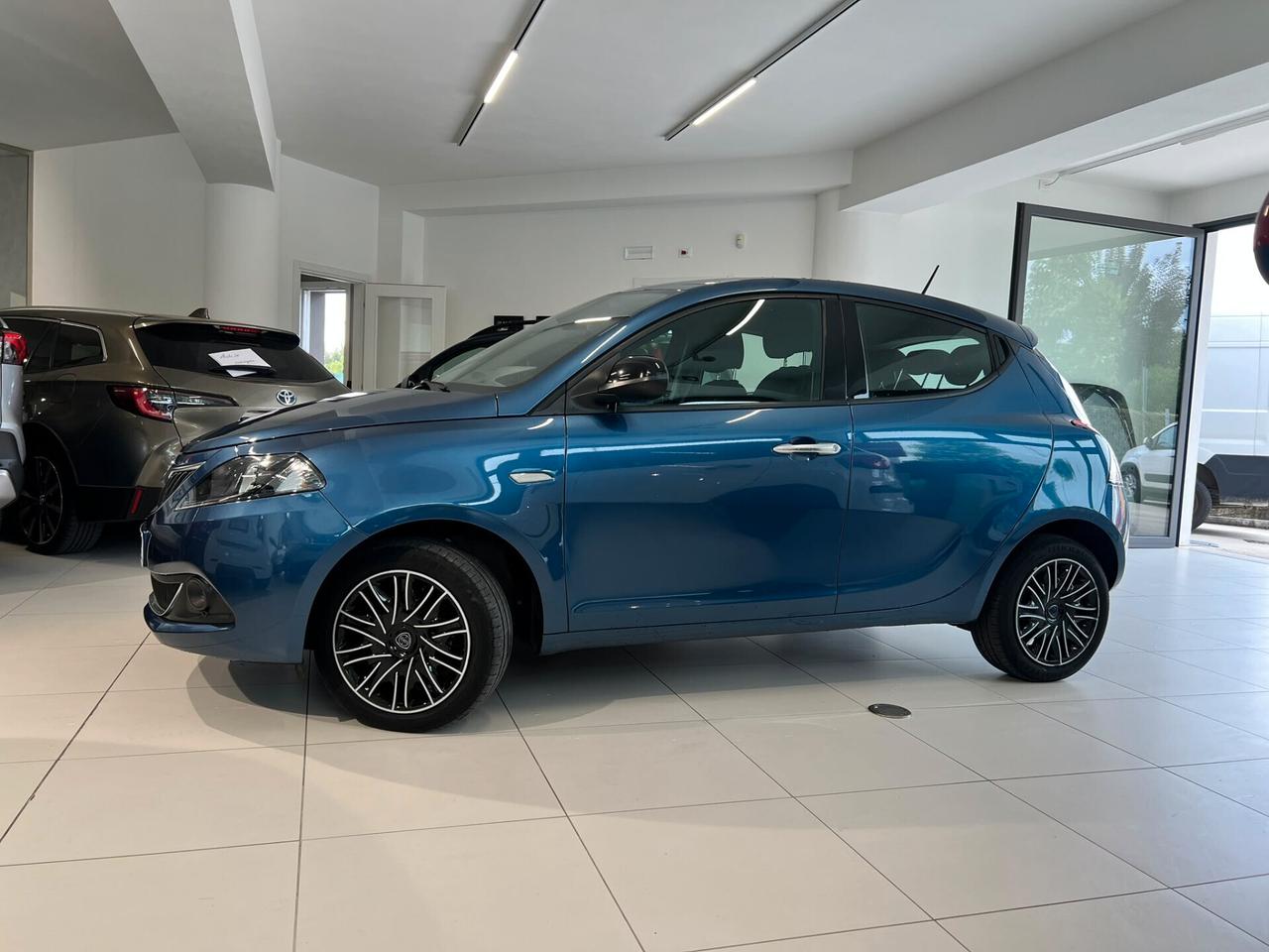 Lancia Ypsilon 1.0 FireFly 5 porte S&S Hybrid Gold