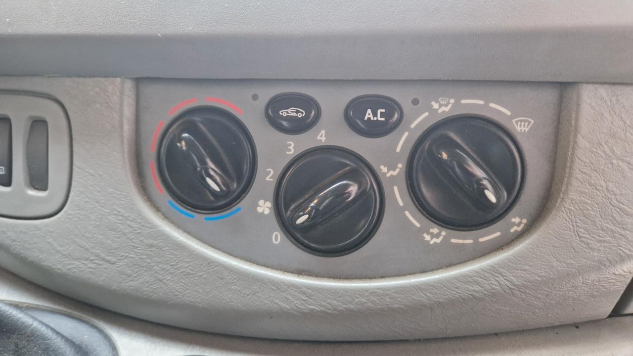 Opel Vivaro 27 2.0d 114cv L1H1