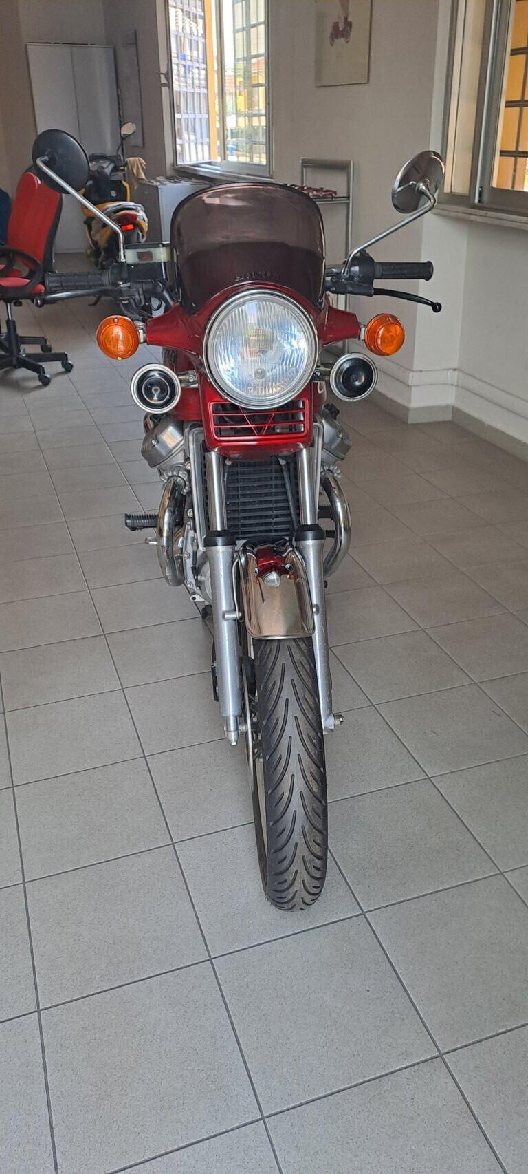 HONDA CX 500 - KM. 3.900 UNICO PROPRIETARIO - APPENA TAGLIANDATA GOMME MICHELIN NUOVE!