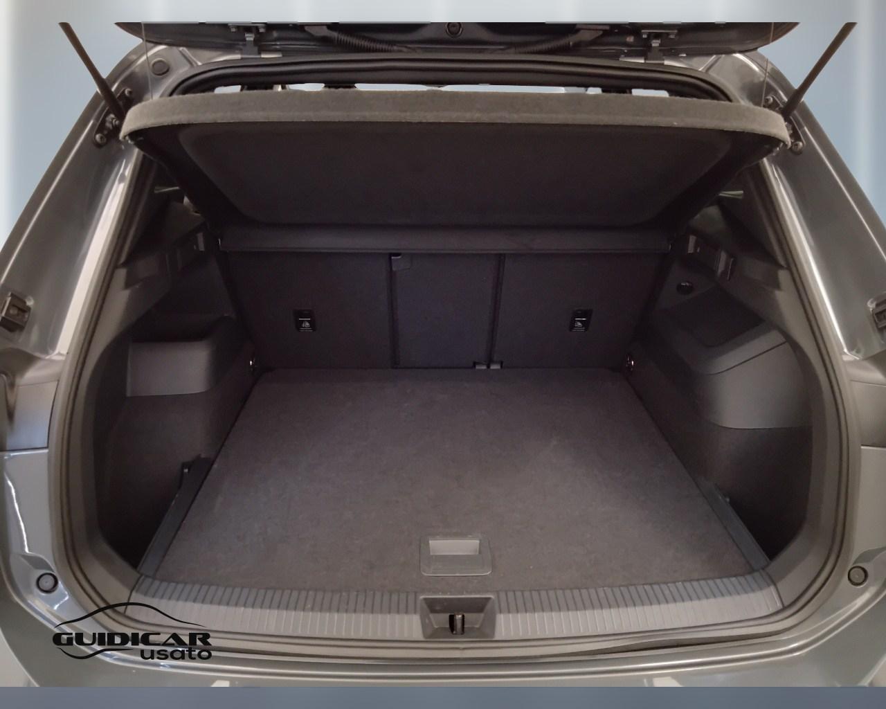 VOLKSWAGEN Tiguan III 2024 - Tiguan 2.0 tdi R-Line 150cv dsg