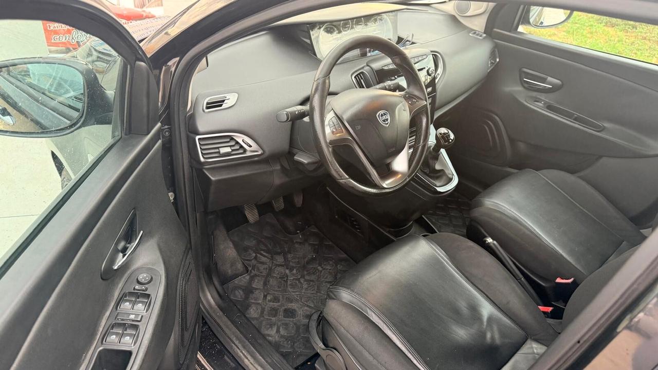 Lancia Ypsilon 1.3 MJT 16V 95 CV 5 porte S&S Silver