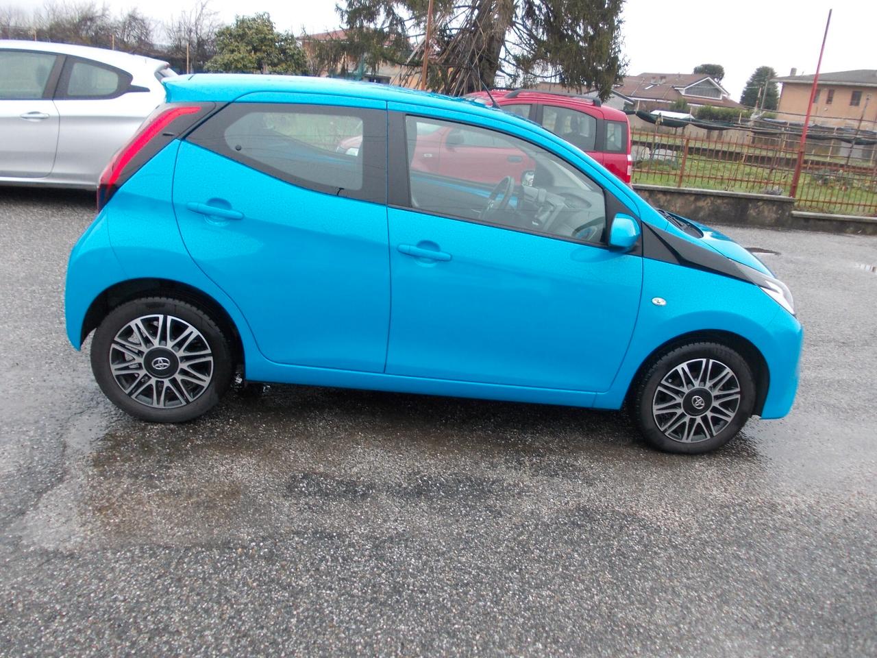 Aygo Connect 1.0 5 p. x-play.KM26241