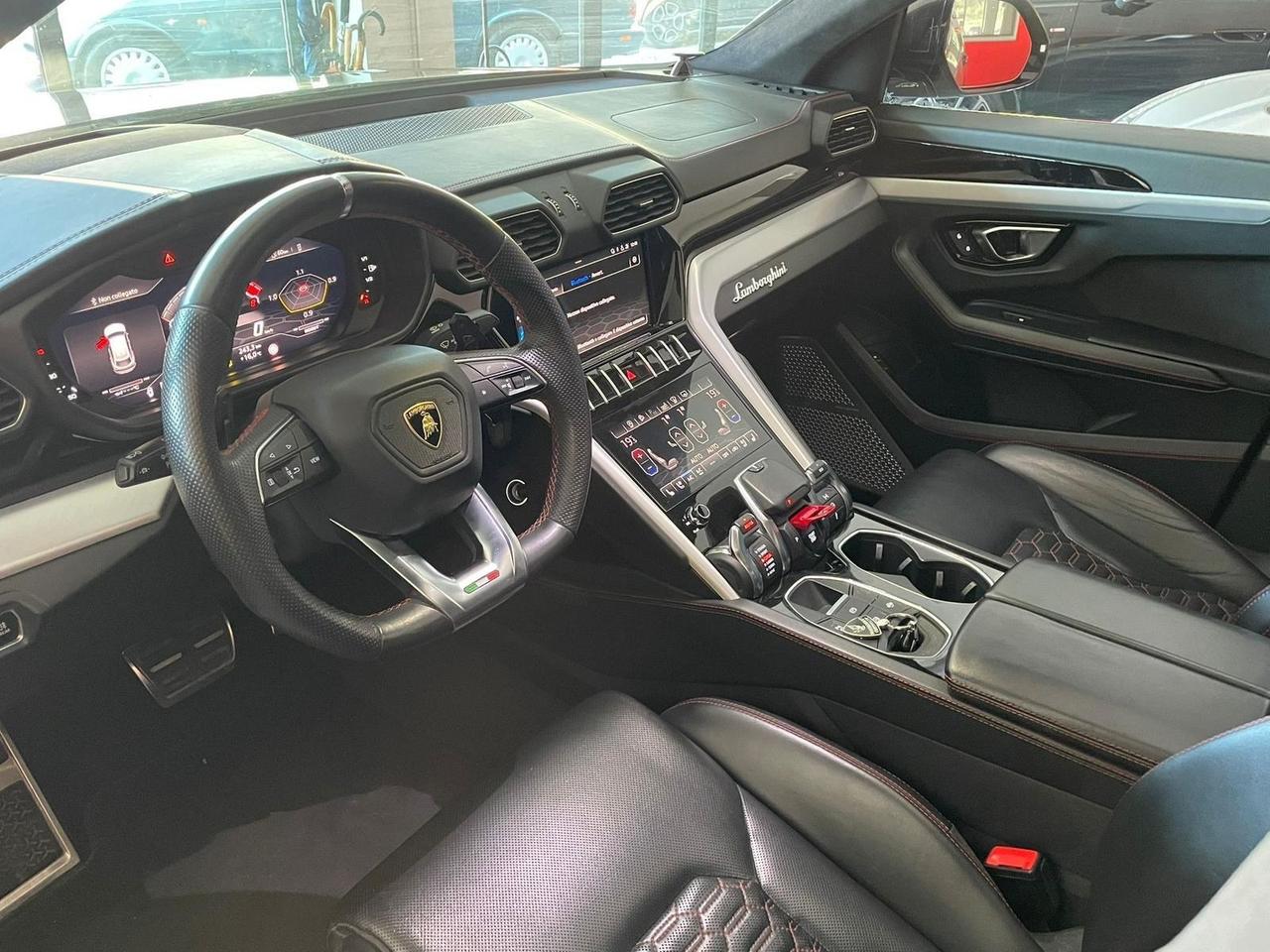 Lamborghini Urus 4.0 accetto permute e finanziamenti iva compresa