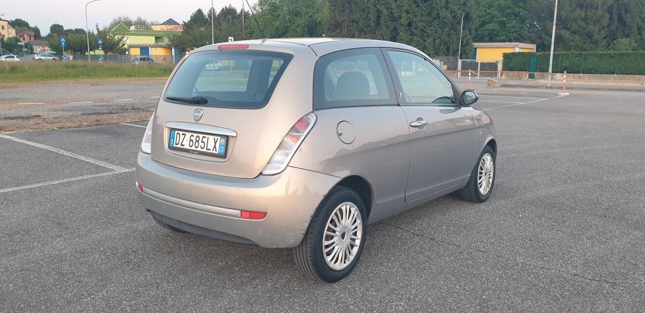 LANCIA YPSILON 1.4 16V ORO
