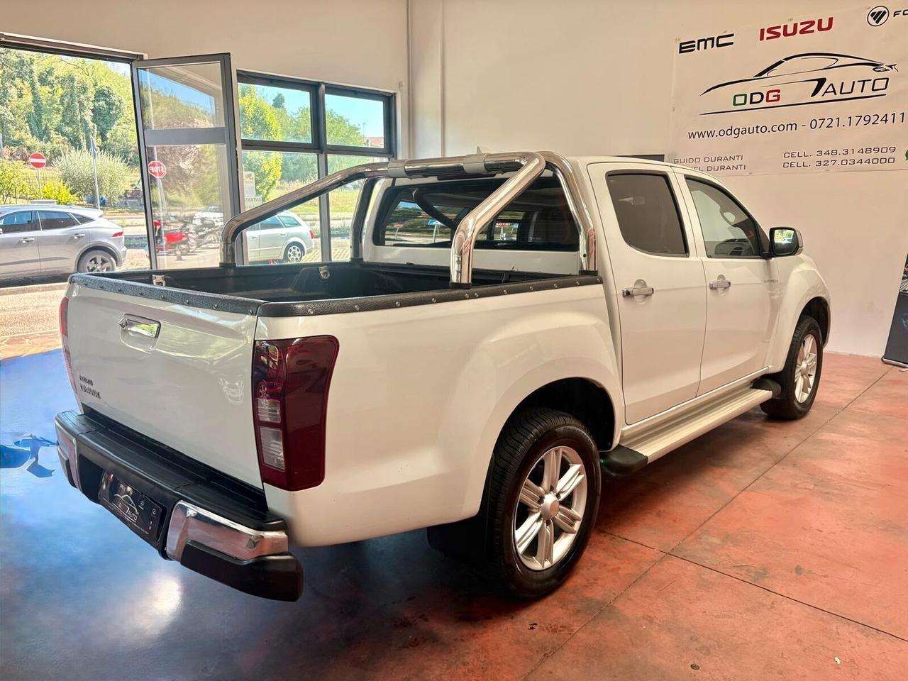 ISUZU PICK-UP-D-MAX DOUBLE-CAB POSTI 5 CAMBIO AUT. Diesel1.9 Km 216.605 Garanzia 12 mesi
