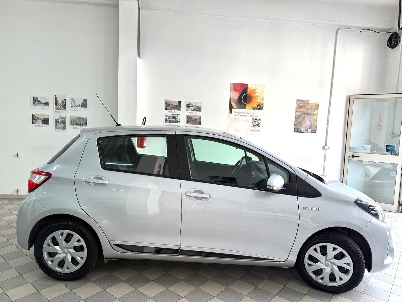 Toyota Yaris 1.5 Hybrid 5 porte Cool