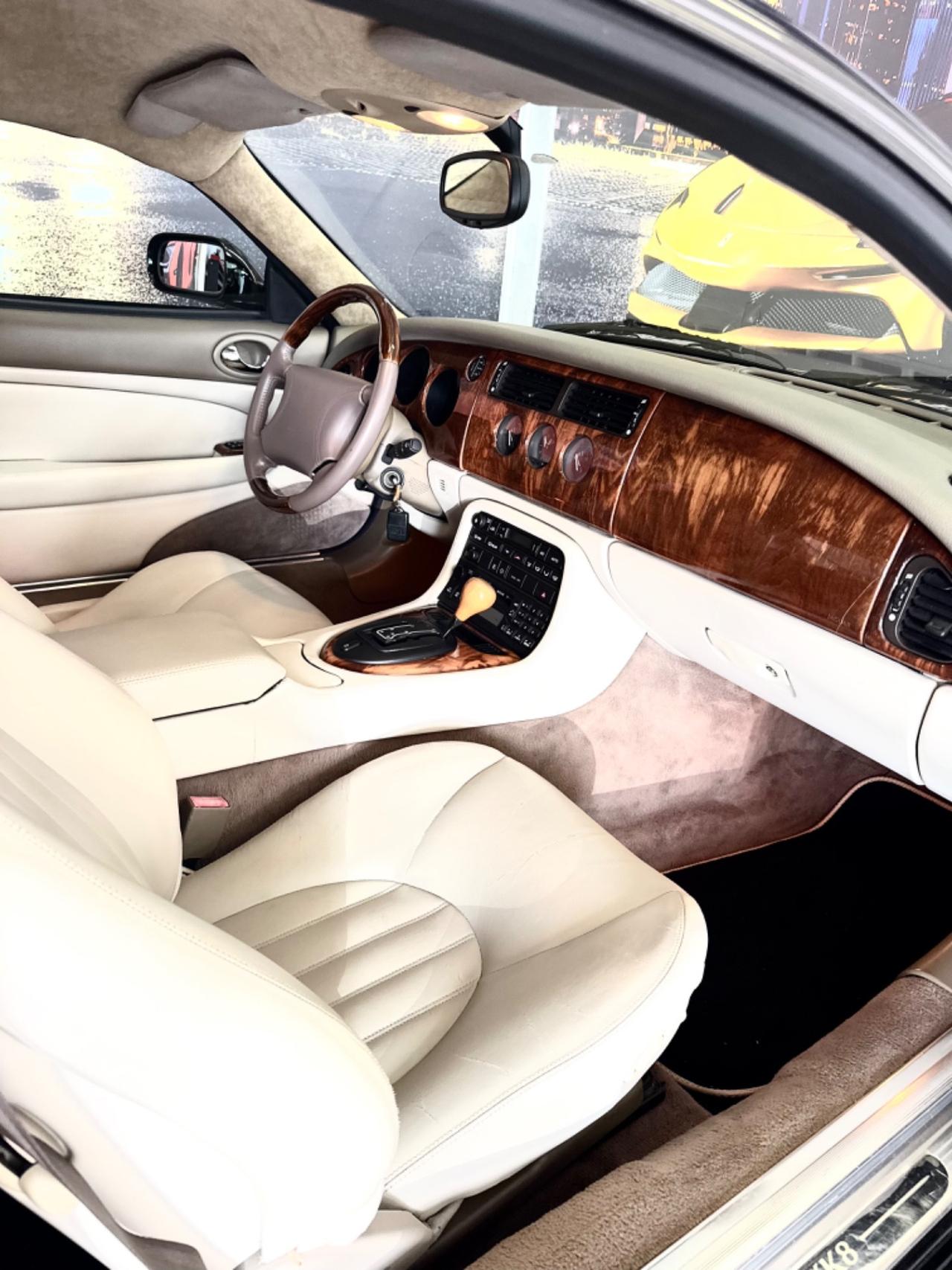 JAGUAR XK8 4.0 BENZ V8 284CV OK PERMUTE VEICOLO FINANZIABILE