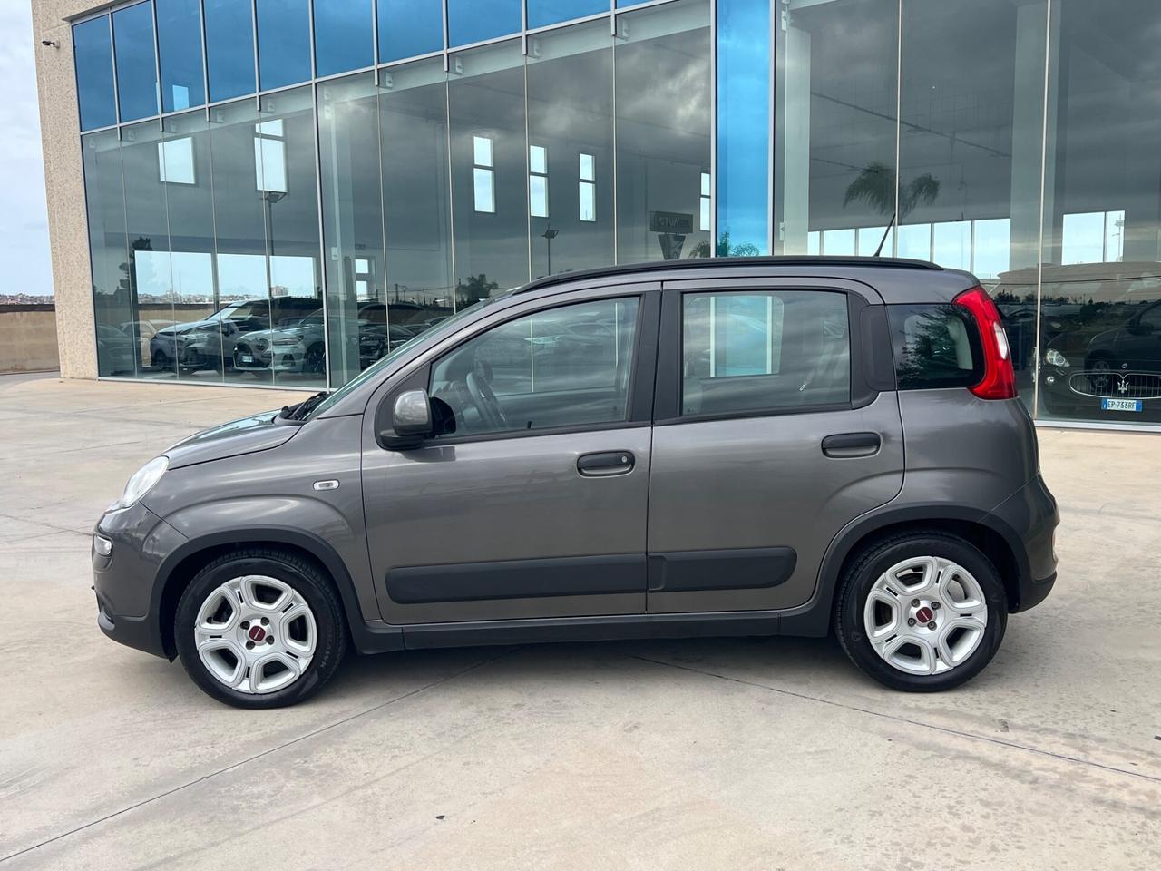 Fiat Panda 1.0 69CV firefly hybrid Garmin