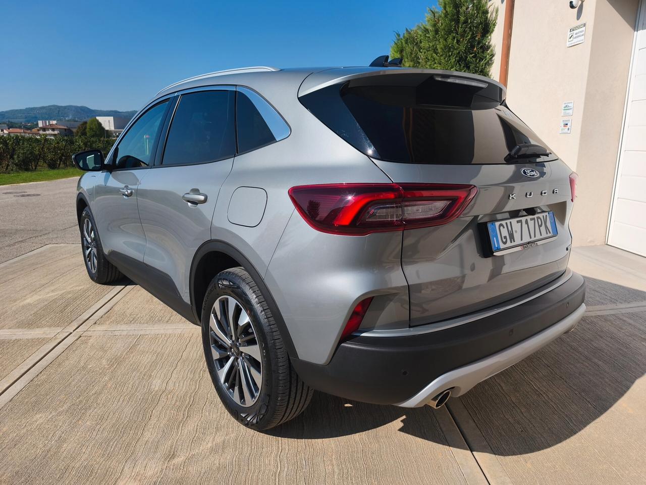Ford Kuga 2.5 Full Hybrid 180 CV CVT 2WD Titanium