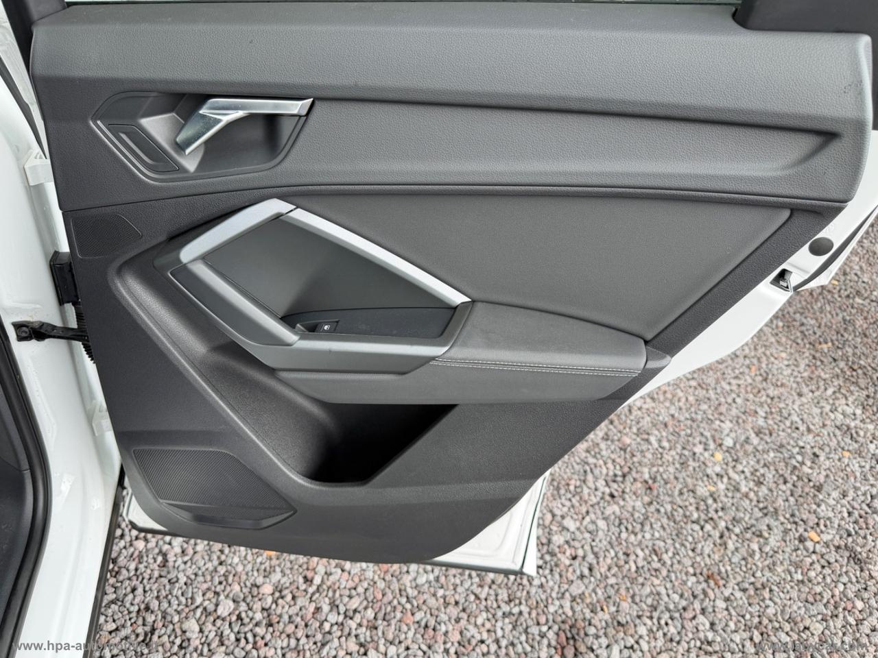 AUDI Q3 2.0TDI quattro S-LINE NAVI LED CERCHI 20 PELLE RETROCAMERA