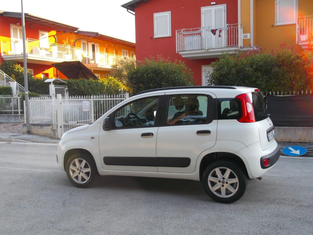 Panda 0.9 Turbo Natural Power Lounge 2014