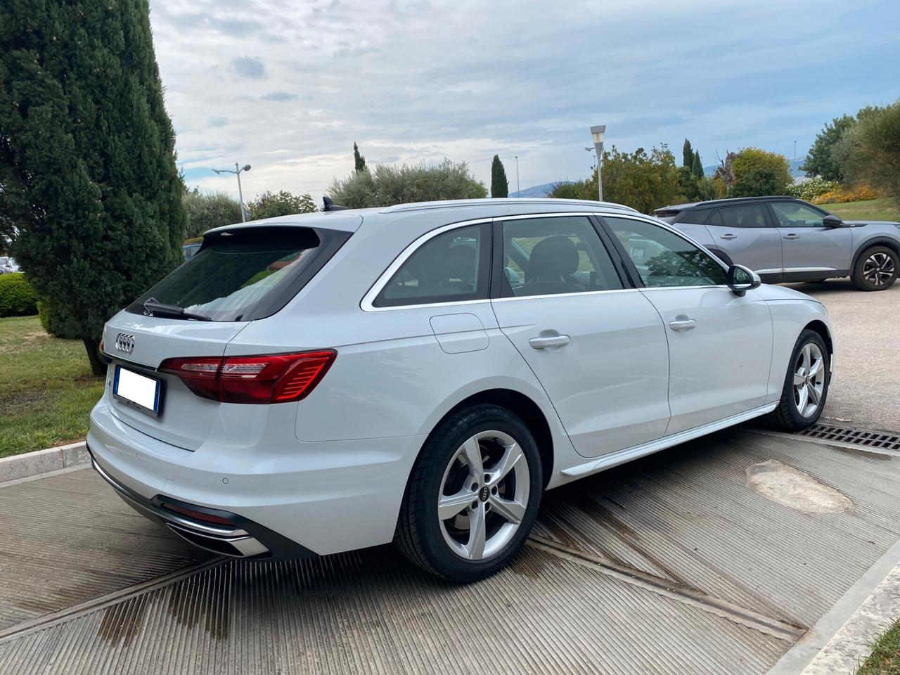 Audi A4 Avant 30 TDI/136 CV S tronic Business Advanced