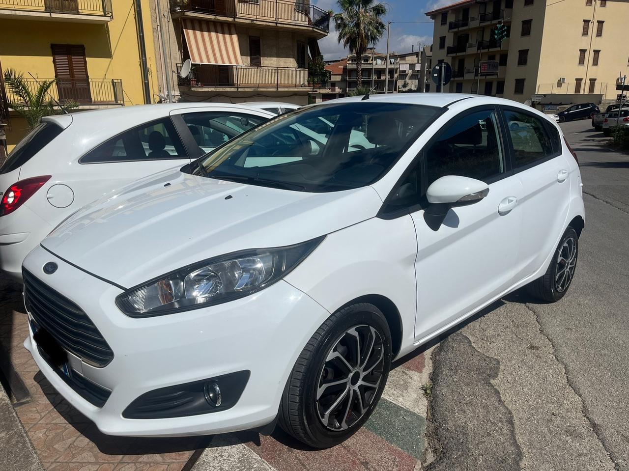 Ford Fiesta 1.5 TDCi 75CV 5 porte Titanium