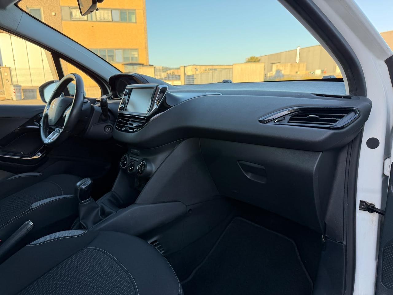 Peugeot 208 87000 KM GARANZIA 12 MESI