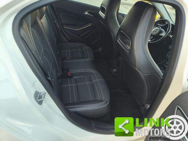MERCEDES-BENZ A 200 d Automatic Premium