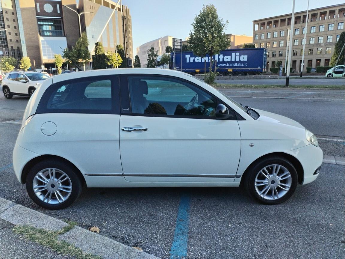 Lancia Ypsilon 1.2 Fire Unyca 76000km 4/2012 euro 5 consegna con tagliando e distribuzione