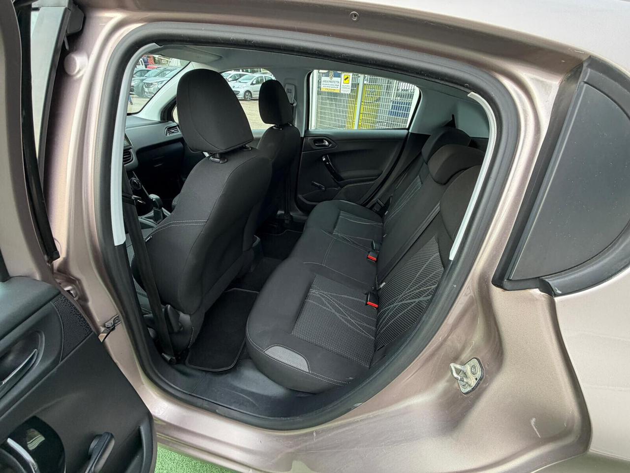 Peugeot 208 1.2 VTi 82 CV 3 porte Access