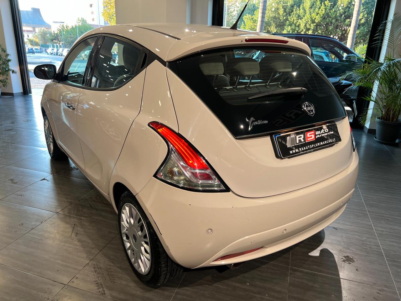 Lancia Ypsilon 1.2 69 CV 5 porte Gold METANO