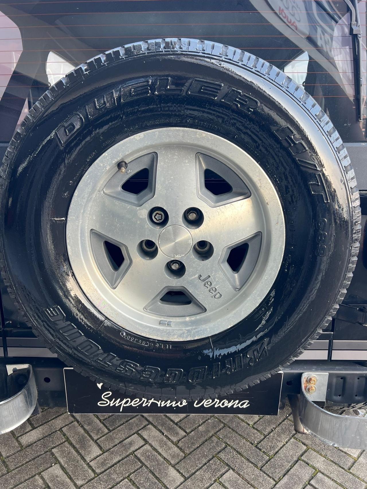 Jeep Wrangler 2.5 Laredo