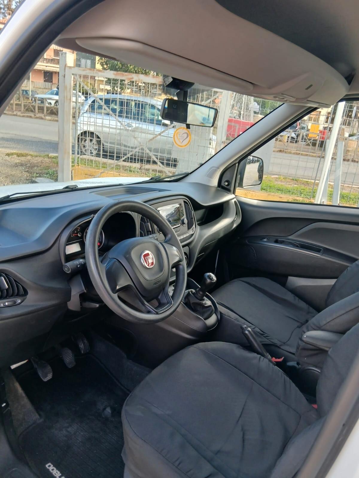 Fiat Doblo 5 posti autocarro 1.3 MJT PC Combi N1 SX