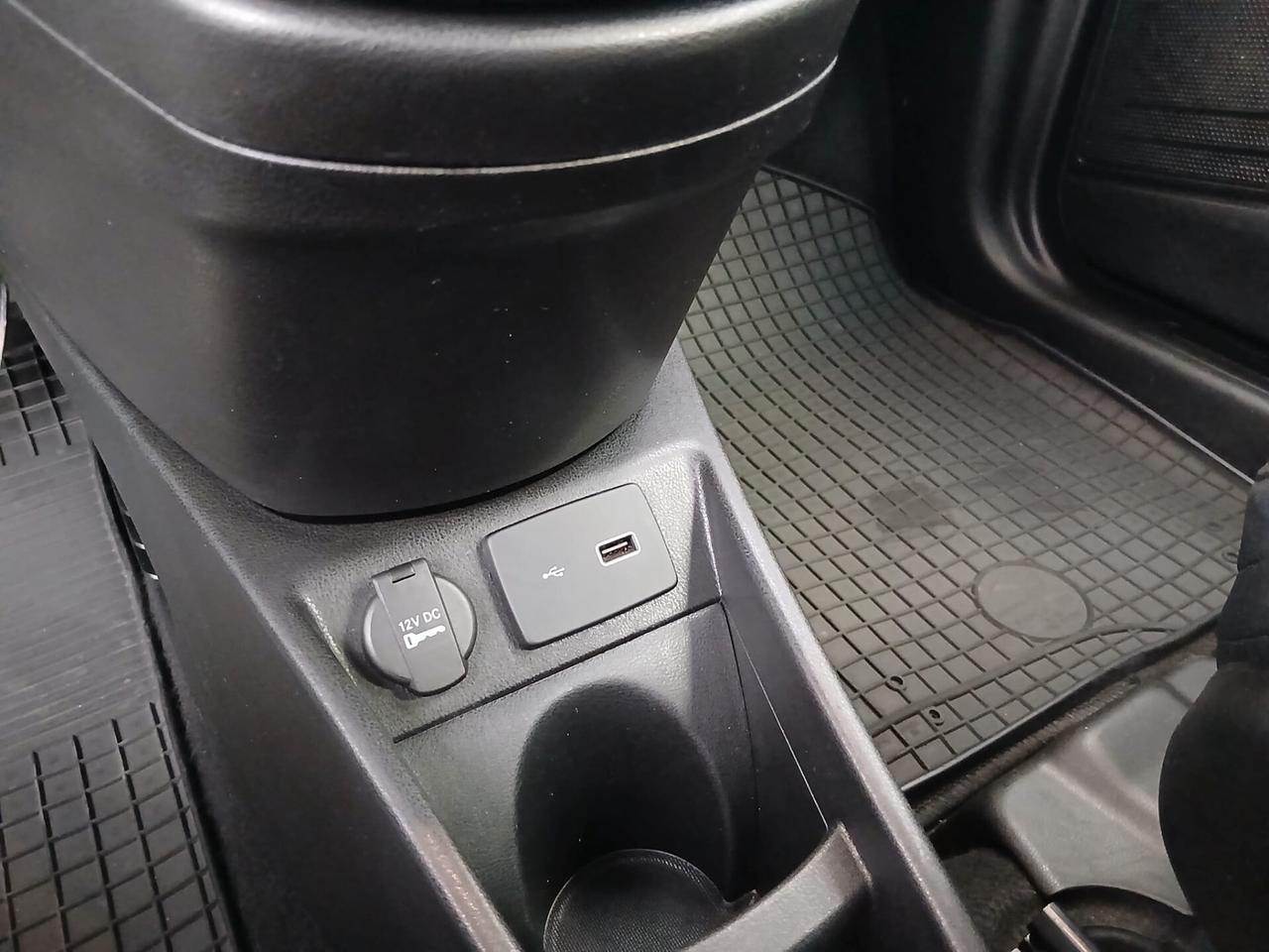 Lancia Ypsilon 1.2 BENZINA 69CV NEOPATENTATI