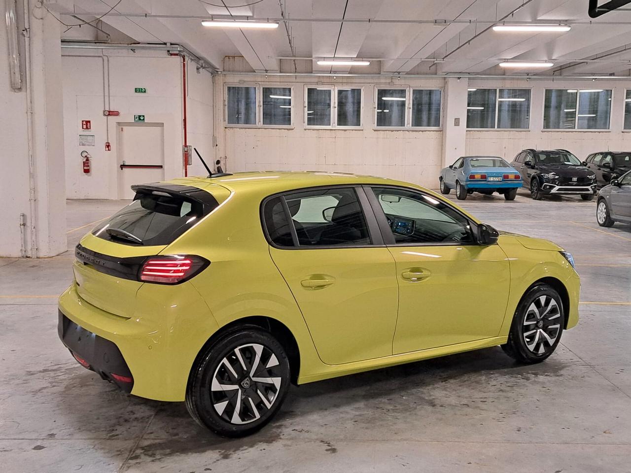 Peugeot 208 1200 PureTech 75CV Style 5 Porte Km. 0