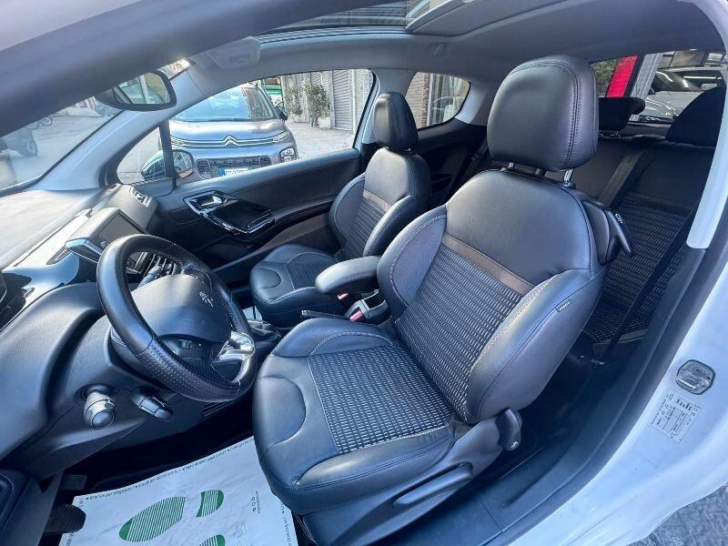 Peugeot 208 1.4 HDi 68 CV 3 porte Allure