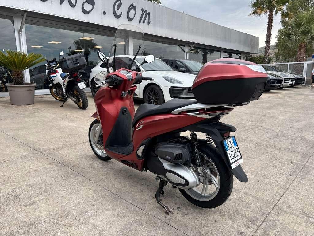 Honda SH 350 2021 / KM 26.000 Tuo a solo 36 Euro al mese