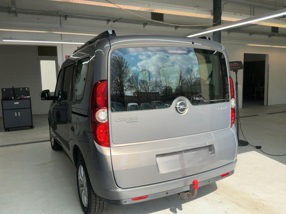 Opel Combo edotion 1.6 cdti 7 posti iva compresa