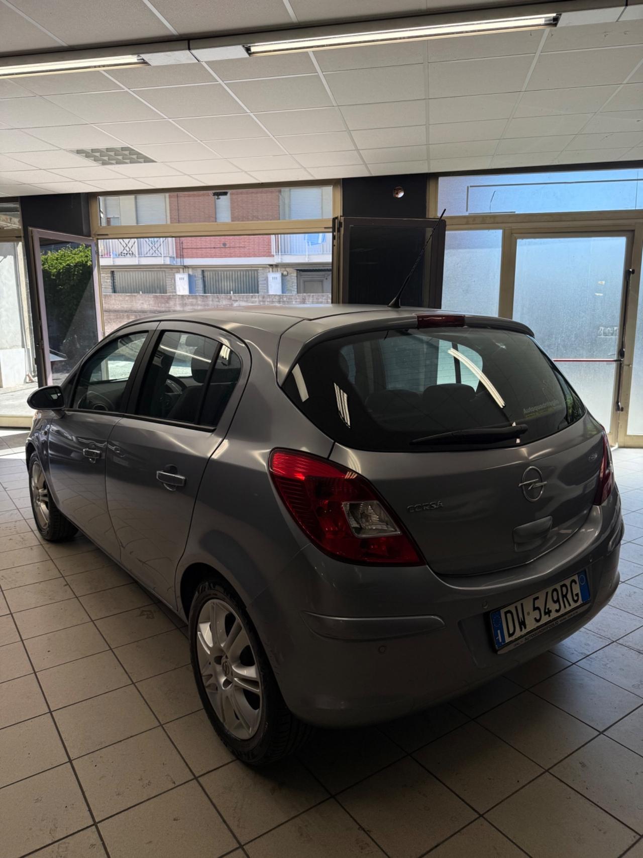 Opel Corsa 1.4 Benzina 5 porte