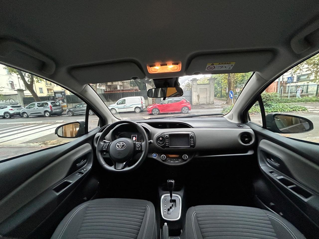 Toyota Yaris 1.5 HYBRID 5p Trend Grey Edition SOLO 47.000KM!!!