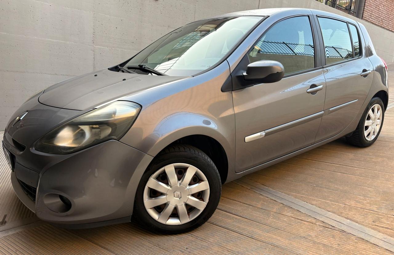 Renault Clio 1.2 16V 5 porte Dynamique