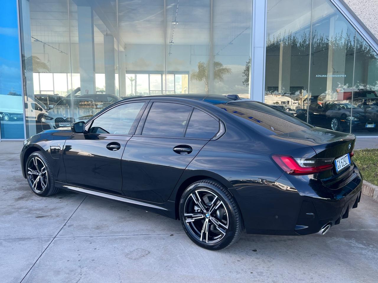 Bmw 330e Msport possibilità noleggio no scoring