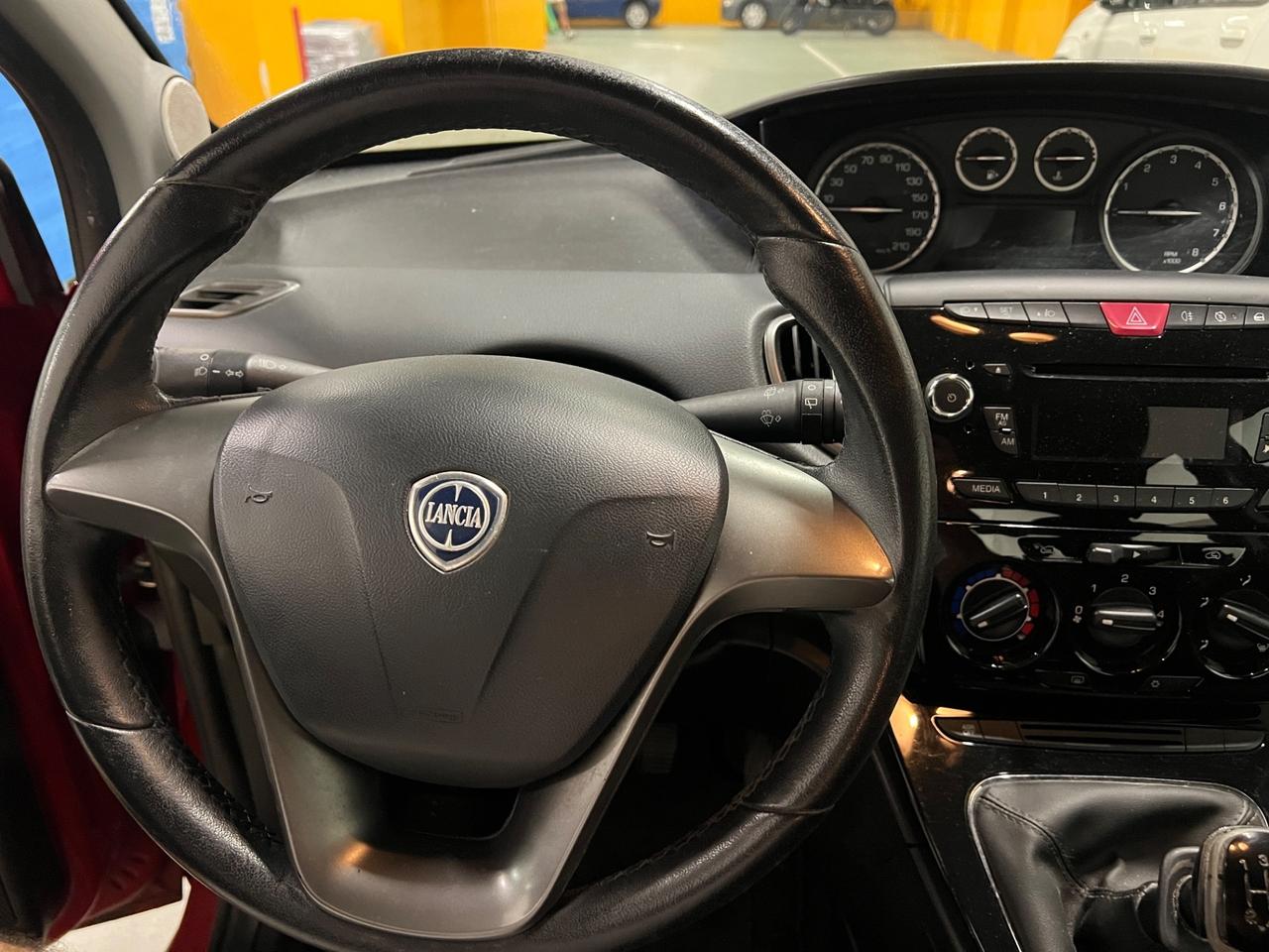 Lancia Ypsilon 1.2 69 CV 5 porte km 130.000 - 2011
