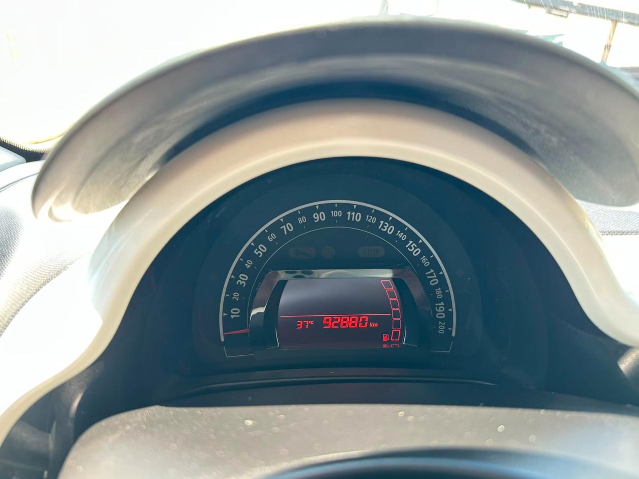 RENAULT TWINGO SCe Lovely 1.0
