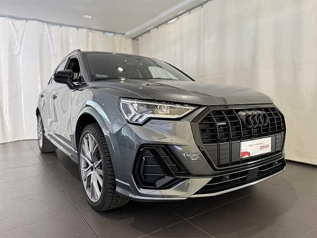 Audi Q3 40 TDI quattro S tronic Identity Black