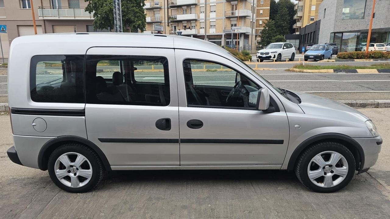 Opel Combo 1.6 CNG Metano 4p. Van Vetrato