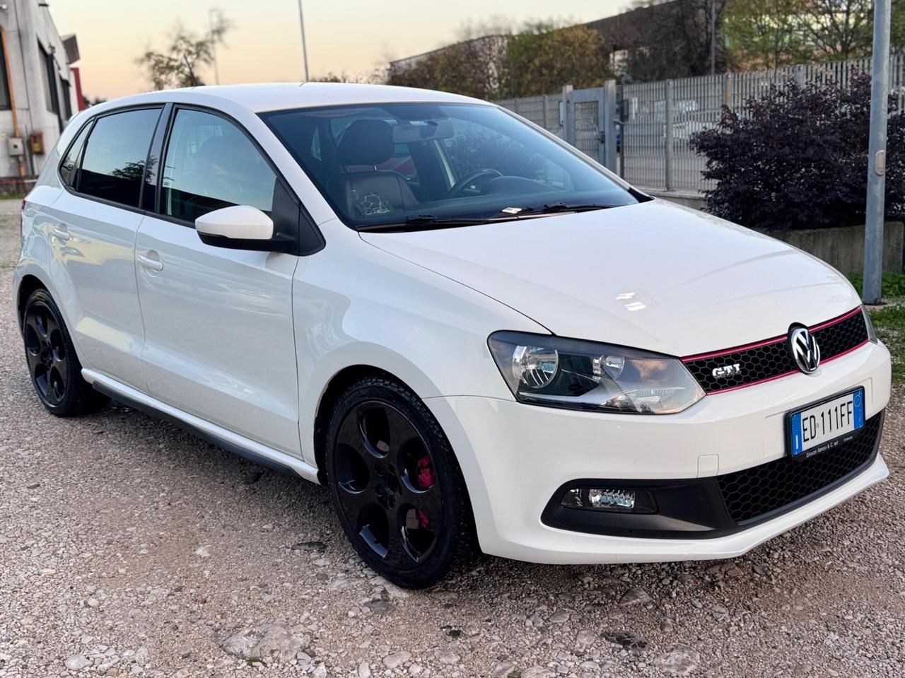 VW Polo GTI 1.4 TSI 180cv DSG 2010 Interno Tabacco
