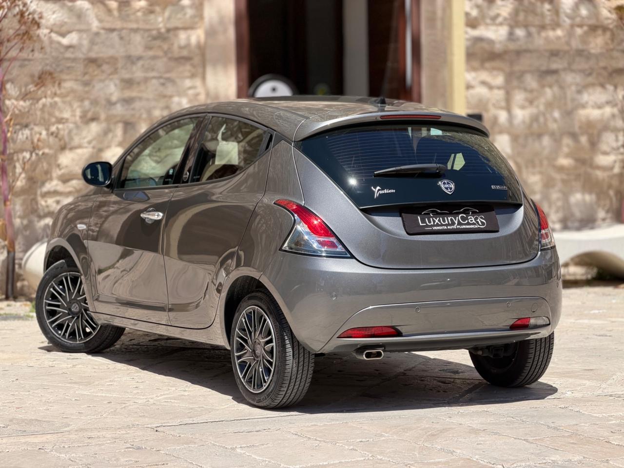 Lancia Ypsilon 1.0 FireFly 5 porte S&S Hybrid Ecochic Gold