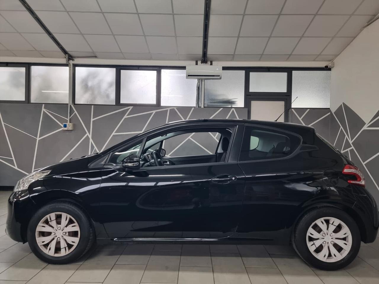 Peugeot 208 1.2 VTi 82 CV 3 porte Access NEOPATENTATI