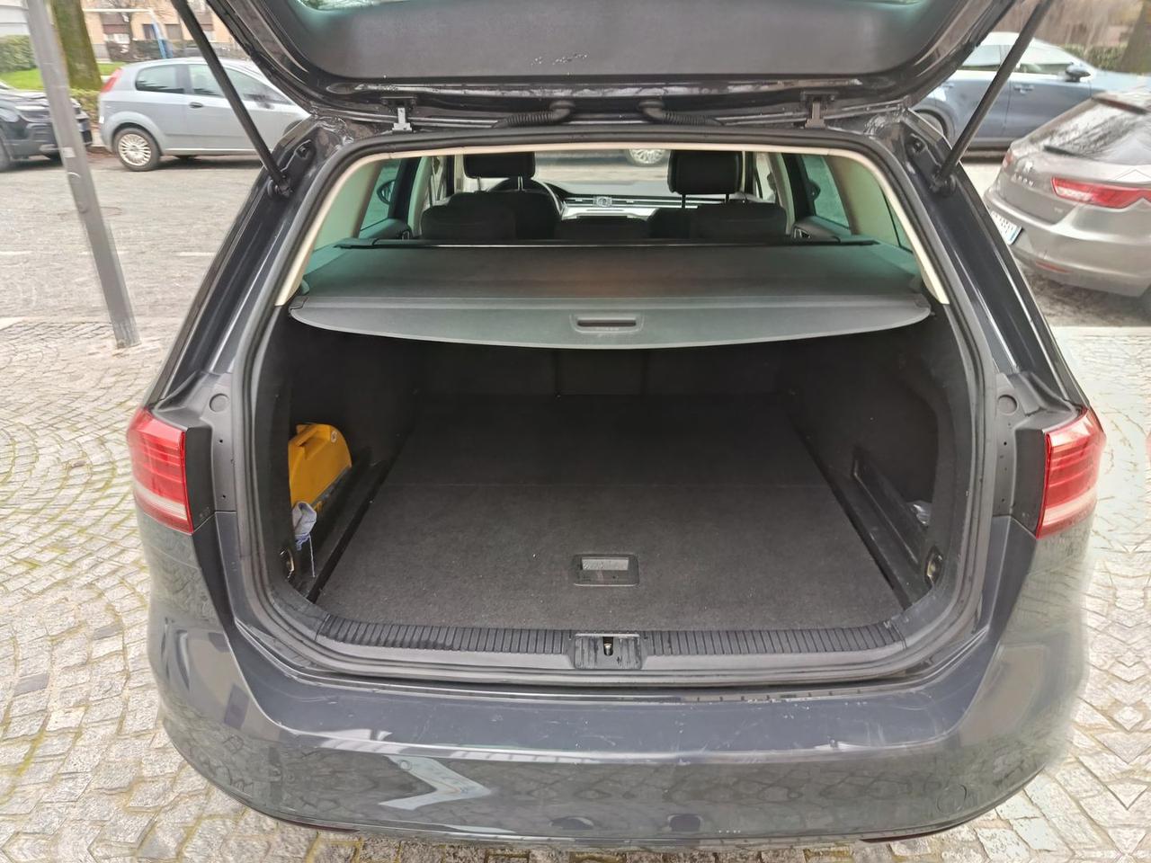 Volkswagen Passat Business 2.0 TDI #9251