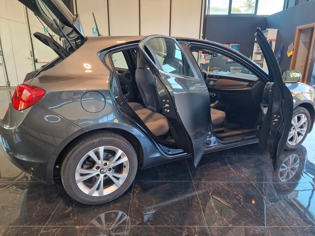 Alfa Romeo Giulietta 1.6 JTDm-2 105 CV Exclusive