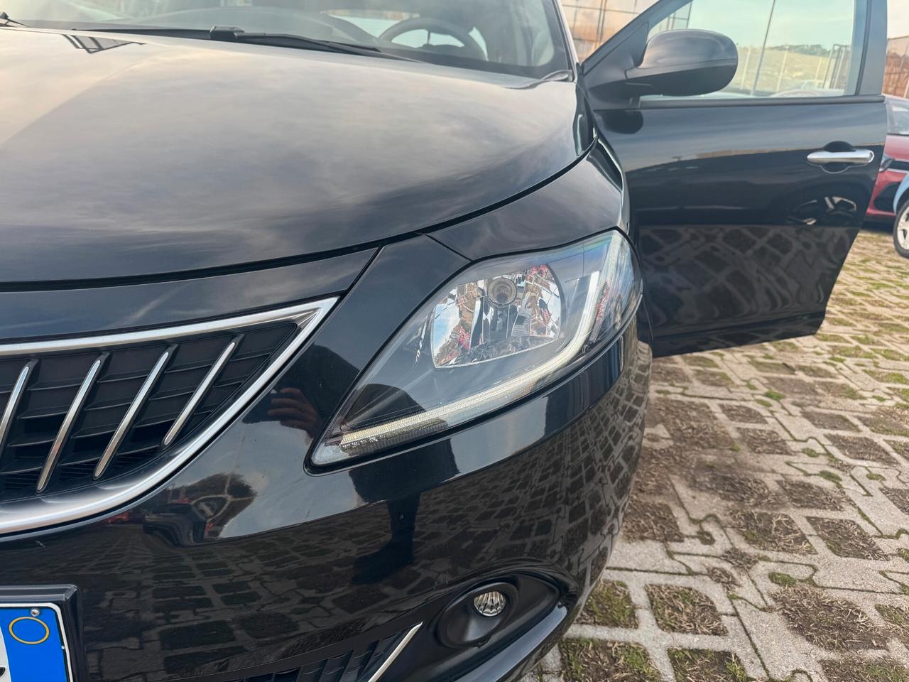 Lancia Ypsilon 1.0 FireFly 5 porte S&S Hybrid Ecochic Gold