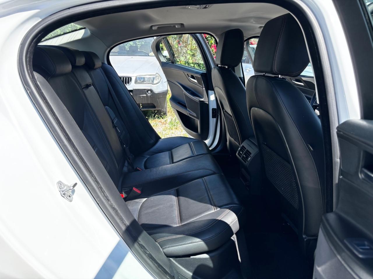 Jaguar XE 2.0 D Turbo aut. Portfolio