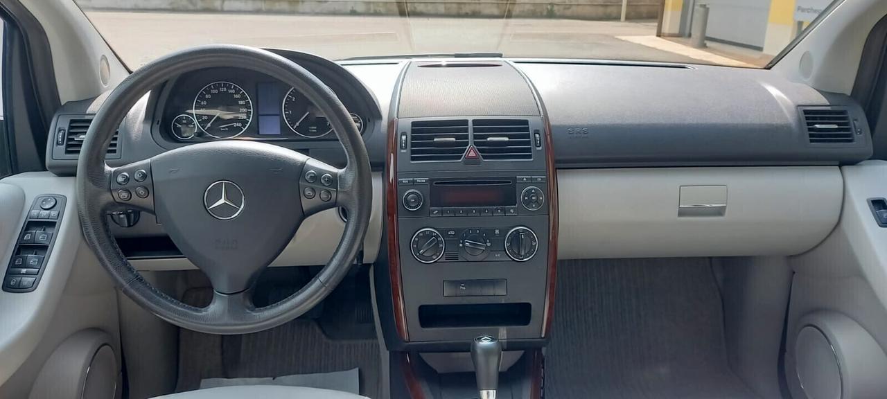 Mercedes-Benz Classe A 150 All. Elegance Benzina cc. 1.5 CV. 95 Cambio Automatico 5 Porte 5 Posti Utilizzabile anche per i Neopatentati.