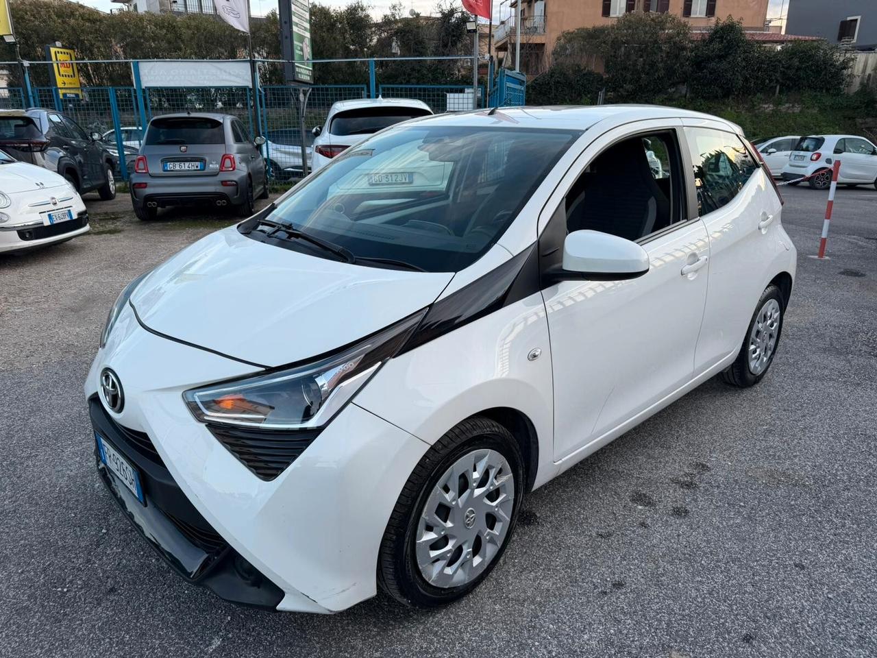 Toyota Aygo 1.0 5 porte **AUTOMATICA**