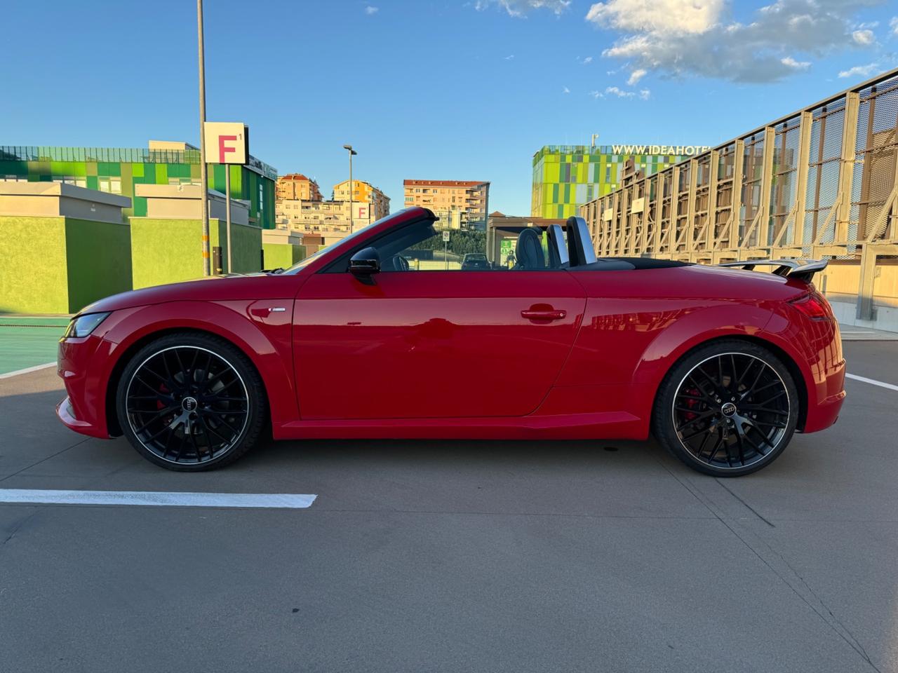 Audi TT Roadster 230CV quattro S-tronic S-line